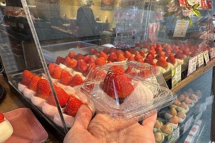 スキップ・ザ・ライン: 築地市場グルメツアー 地元の味を味わう