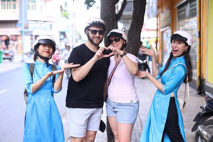 Tour da Cidade de Ho Chi Minh em motocicleta com cavaleiras | KissTour