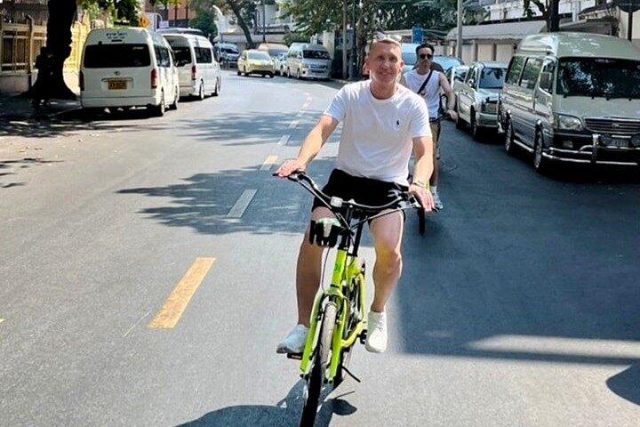 Bangkok E cykel äventyrstur med lokal guide