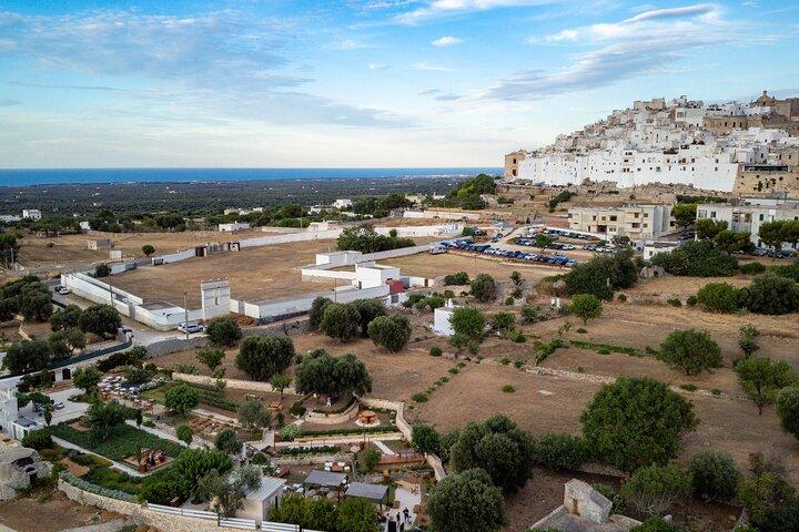 Componi il tuo piatto in un magico giardino nel centro di Ostuni