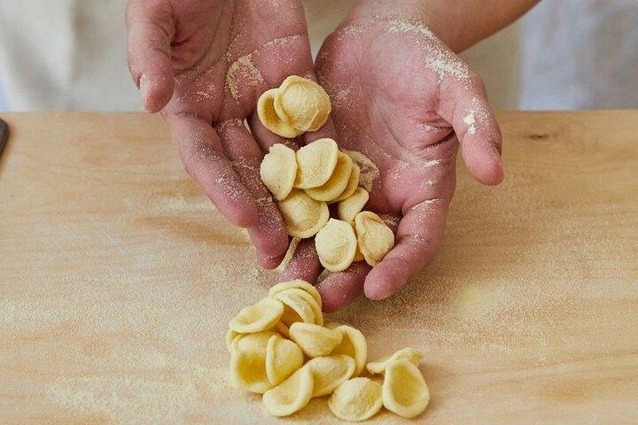 オストゥーニの中心にある魔法の庭園で料理を作りましょう