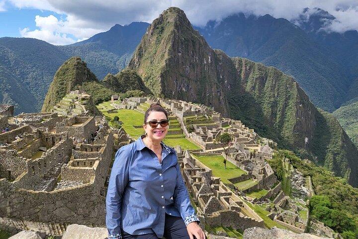 Machu Picchu Full-Day Tour by Train from Cusco – All Inclusive