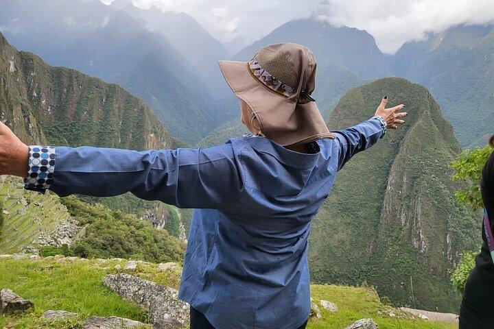 Machu Picchu Full-Day Tour by Train from Cusco – All Inclusive