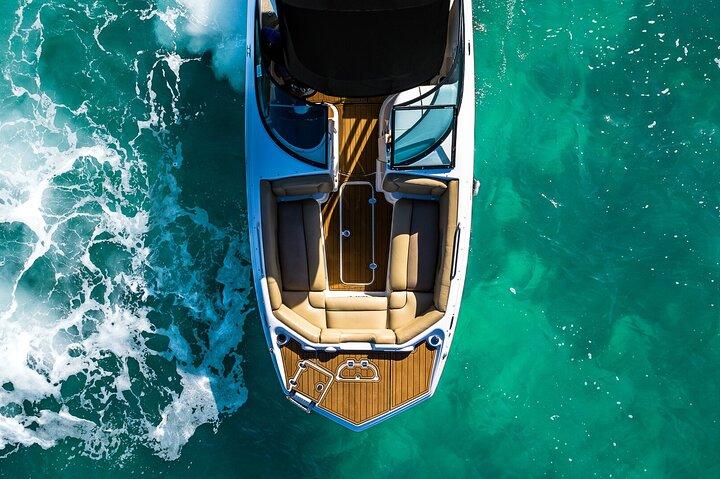 Private Miami Beach Boat Tour: Celebrity Homes, Raccoons & mere