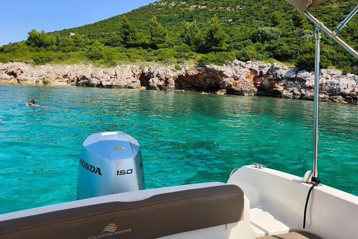 CAVERNA AZUL E ILHAS ELAPHITI 4 HORAS DE passeio de barco com TUDO INCLUÍDO
