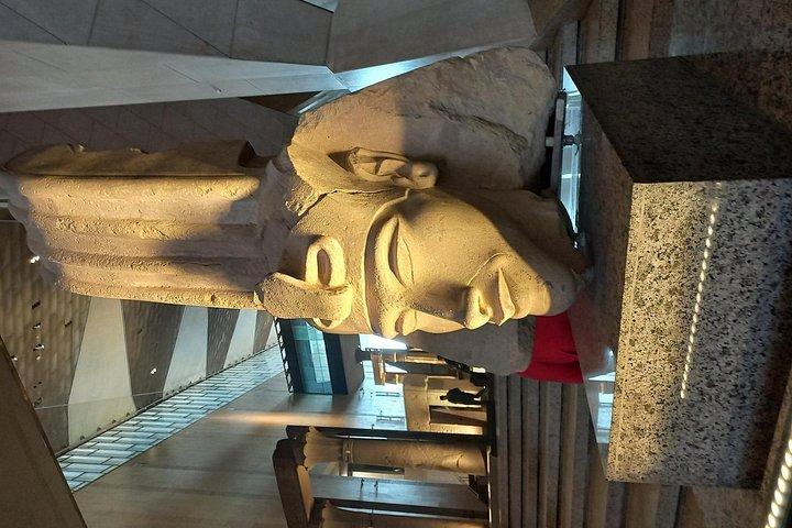 フルガダからカイロ観光ピラミッドと大博物館（GEM）昼食付き