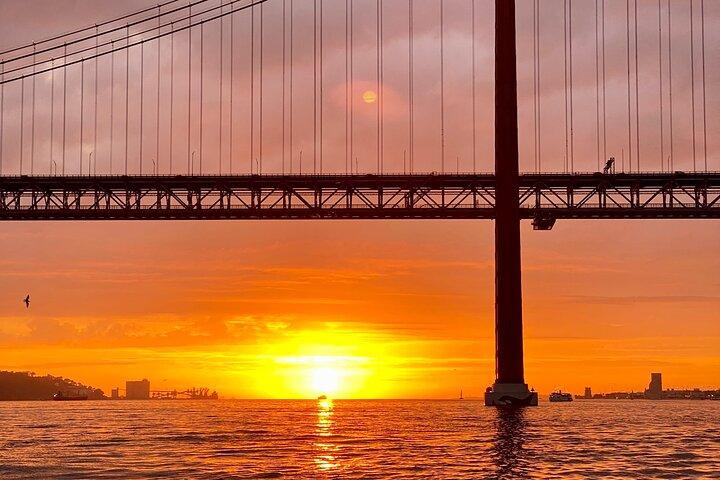 Lisbon: Private Hands-On Sailing Experience on the Tagus River