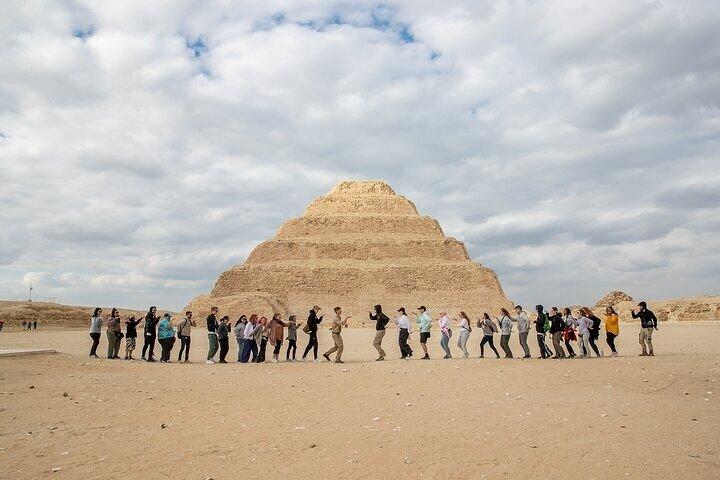 Excursion privée d'une journée dans les pyramides de Gizeh Sphinx Memphis et Saqqara