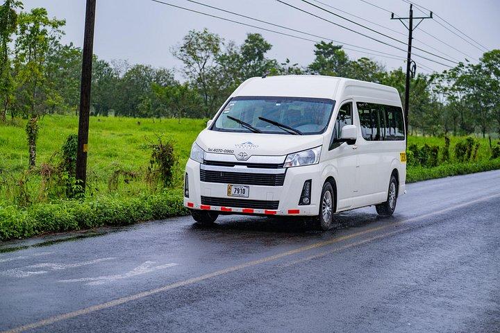リベリア空港からラフォルトゥーナまでの乗り合い交通