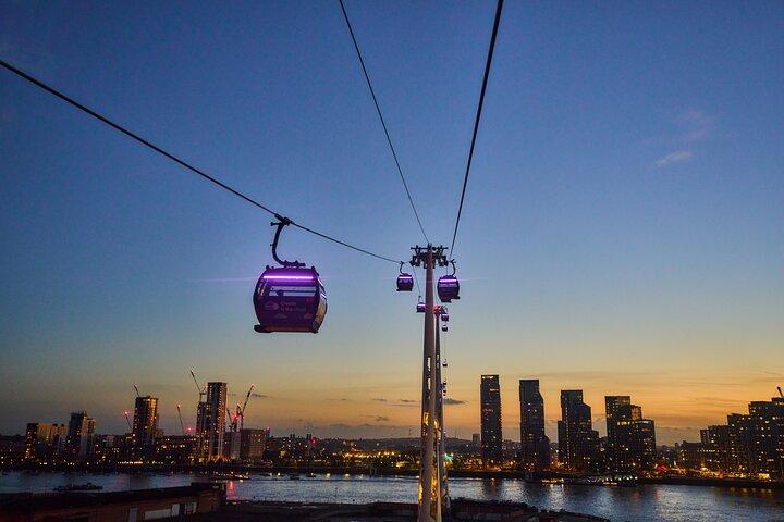 ロンドン・ケーブルカー：テムズ川往復の上空に舞い上がる