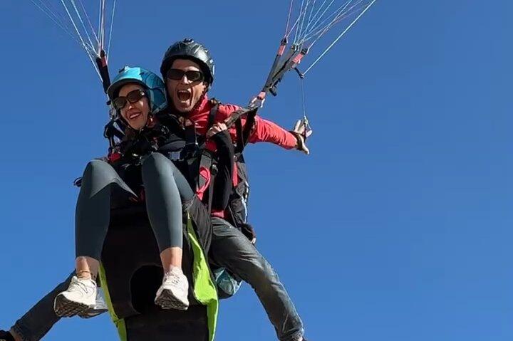 Paragliding med udsigt over Atlas