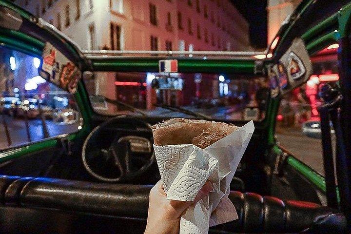 Explore Paris in 3H aboard a french classic car with Local Guide