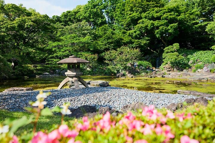 Tokyo Castle & Imperial Palace - Shogun Walking Tour