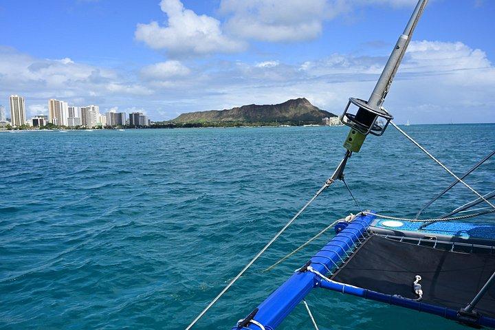 オアフ島カタマランシュノーケルツアー:100%保証のタートルズを見る