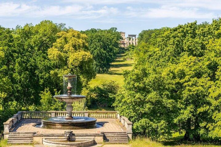 Potsdam Walking Tour with Palace Entry