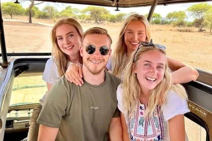 Mikumi Day Trip Safari fra Dar es Salaam eller Zanzibar