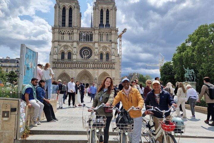 Explore Paris with A Comfortable Bike Tour Ride