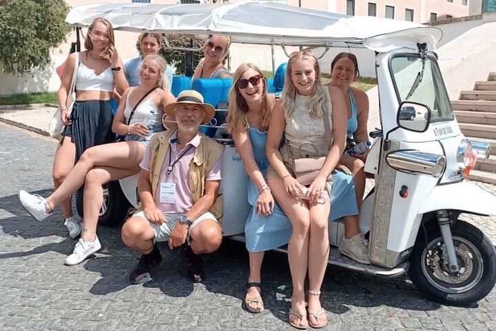 Lisbon Tuk Adventure : Geheime Aussichten, versteckte Straßen Lokalgeschichten