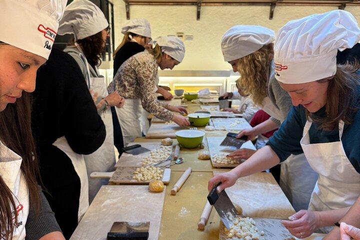 Traditional Cooking Class with Wine Pairing in Rome