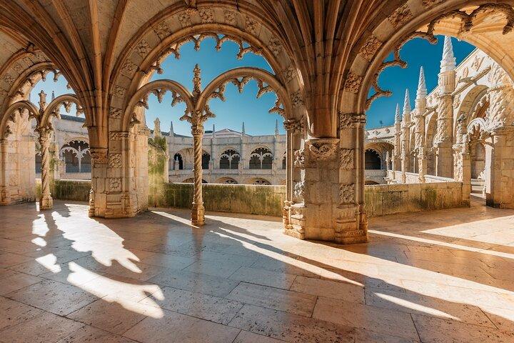 Transfert privé de Madrid à Lisbonne avec 2 heures de visites