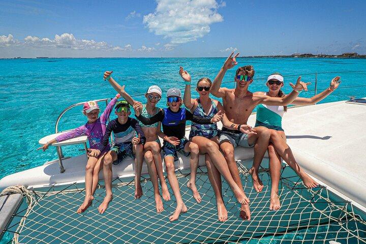 Cancún Catamarán Privado a Isla Mujeres con Buffet y Barra Libre