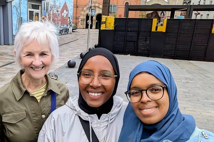 Tour a piedi della vera storia di Belfast con una Guida locale