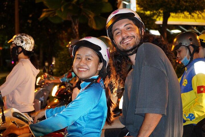 Saigon Michelin Food Tour em scooter com cavaleira | KissTour