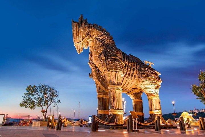 Ancient Troy Tour from Istanbul with UNESCO Ruins & Trojan Horse
