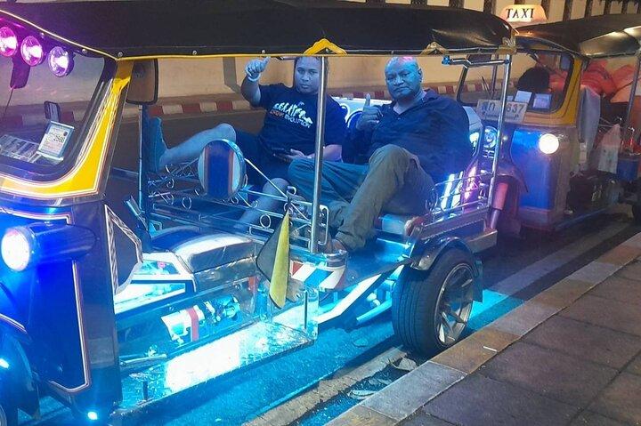 Bangkok Night Tuk Tuk : Street Food & City Lights + Recogida en hotel