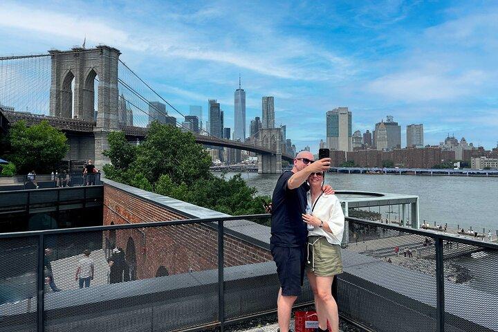 Walking tour in Manhattan Brooklyn Bridge and Waterfront