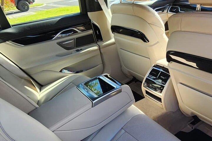 メルボルン空港へのプライベート送迎（セダン、SUV、バン）