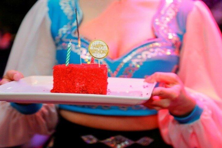 Bosporen Kvällskryssning: Middag, liveshower och privat bord
