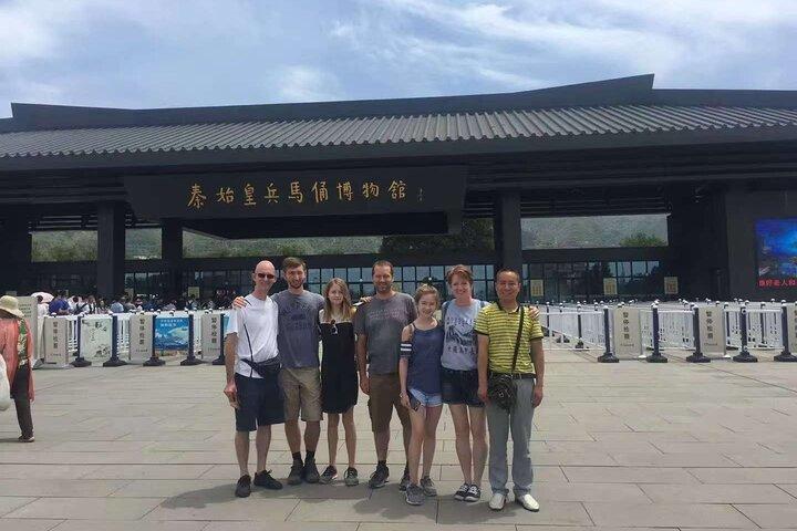 Tour privato in auto all'esercito di terracotta e alle attrazioni di Xi'an Ctiy