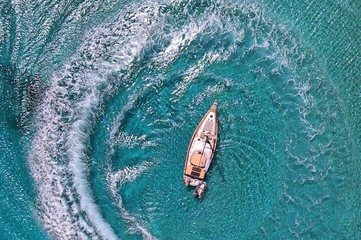 Sabor a vela Conecta una vela semiprivada con mariscos y vino