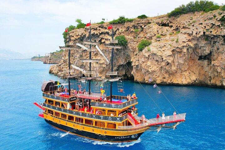 Antalya Lara Pirate Boat Day Trip med frokost og drikkevarer