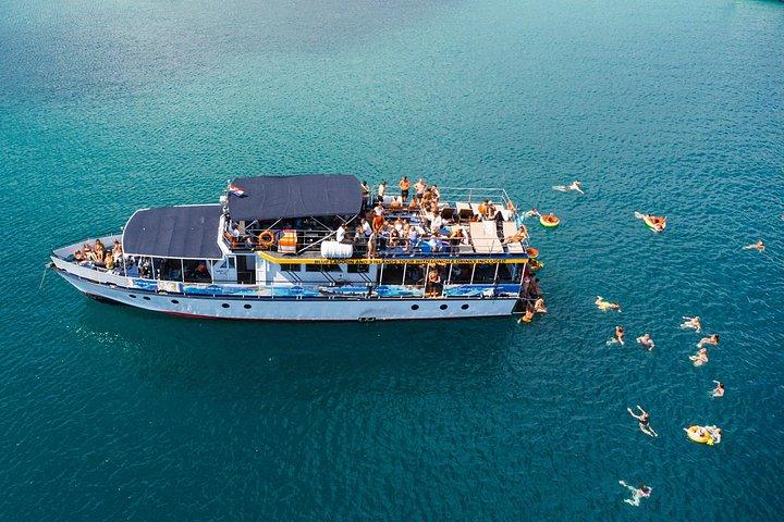 Split : Blue Lagoon & Šolta Full Day Cruise – 3 eilanden ervaring