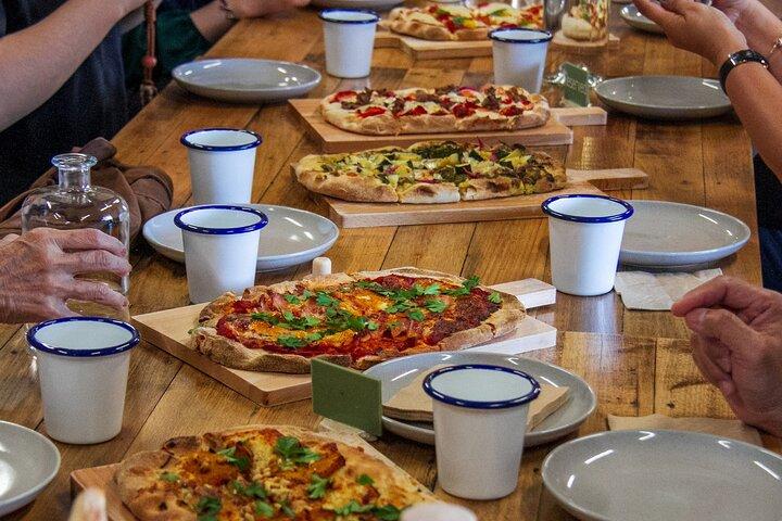 ヤラバレー放牧ツアーメルボルン発ワイン、チーズ、ジン、ピザ