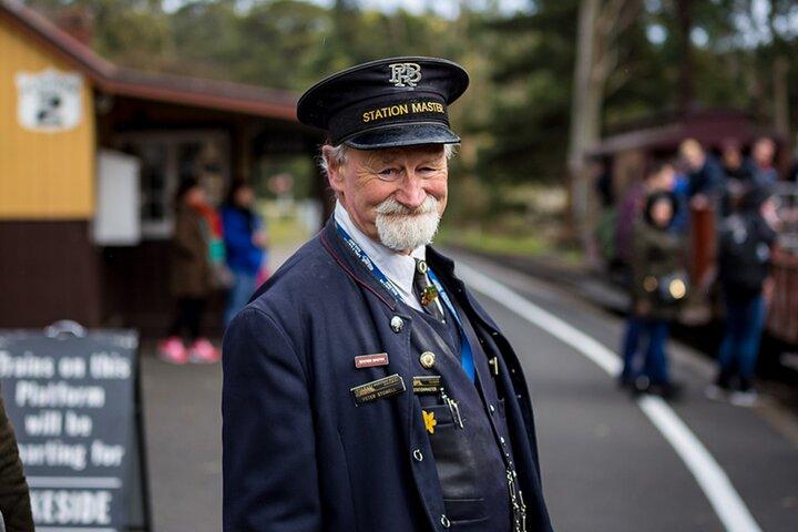 Puffing Billy Tour and Penguin Parade from Melbourne