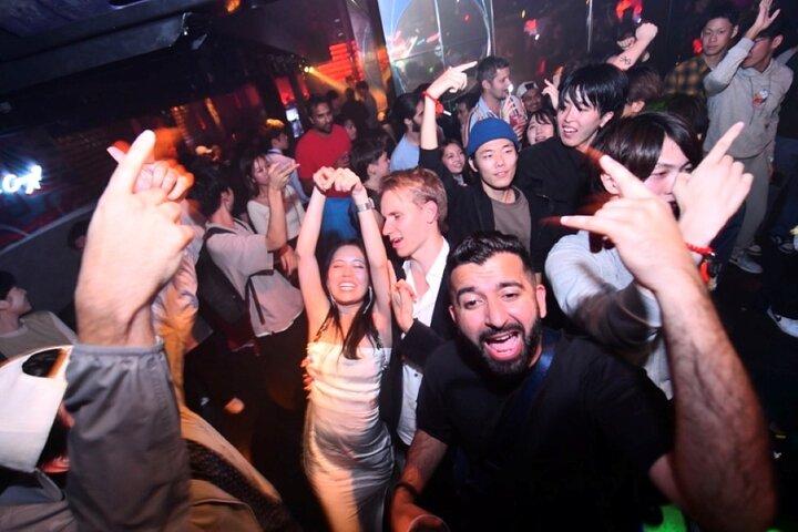 Osaka Dotonbori : CHEVAL Nightclub Ticket & Drinks (Foreign Only)
