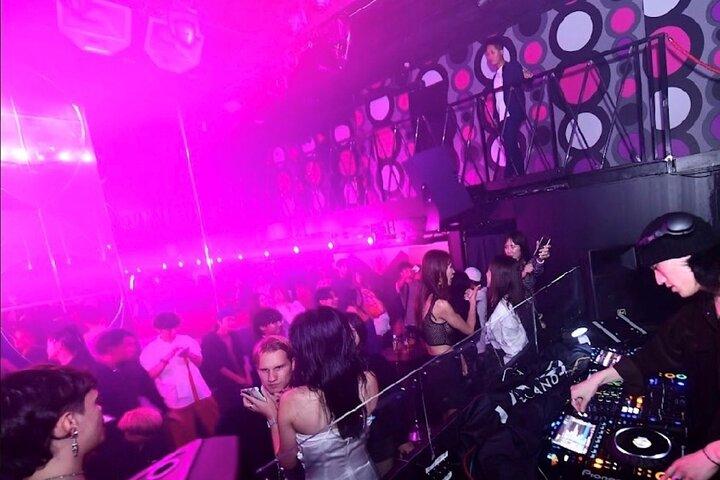 Osaka Dotonbori : CHEVAL Nightclub Ticket & Drinks (Foreign Only)
