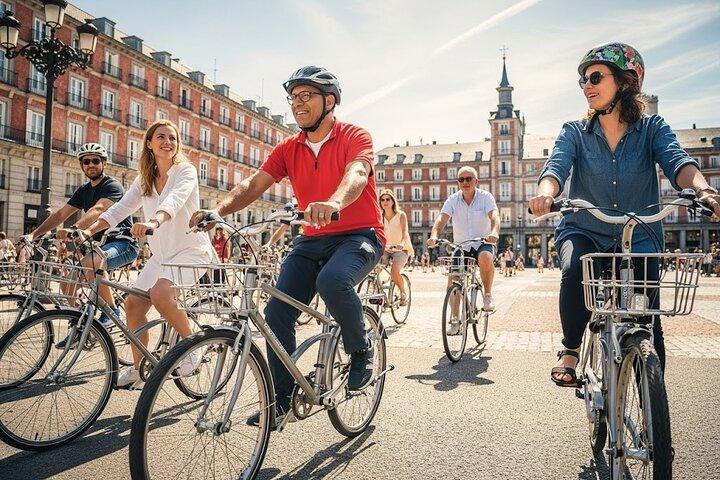 Tour insólito por Madrid en bicicleta o E-Bike y joyas ocultas