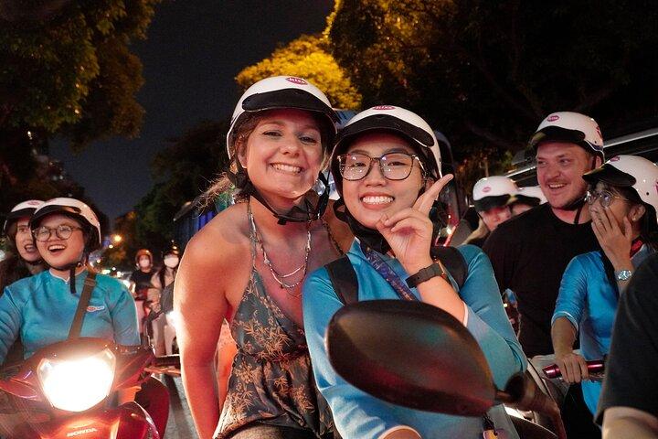 女性ライダーとバイクで行くホーチミンナイトツアー｜KissTour