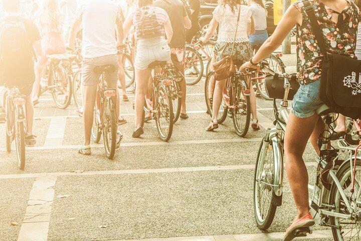 自転車やE-バイクで巡る珍しいマドリードツアーと隠れた宝石