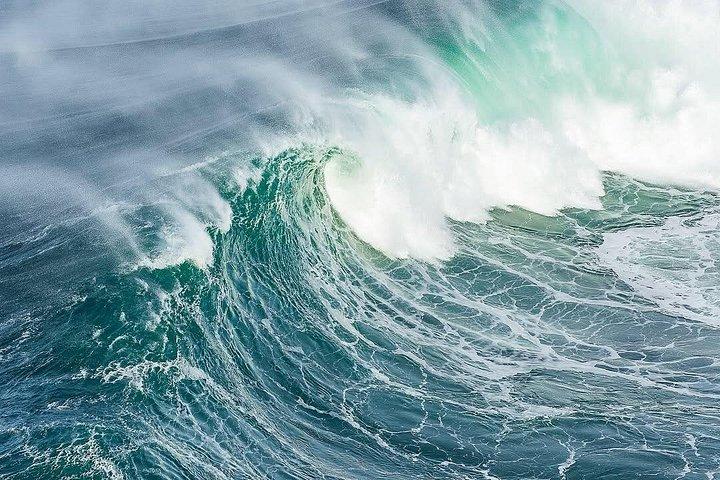 リスボン発：ナザレプライベート日帰り旅行－ビッグウェーブサーフ