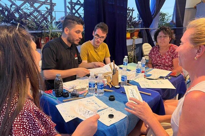 Clase de caligrafía marroquí e islámica con artista local