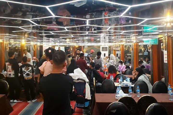 Dubai : crociera in Dhow con cena VIP e cena a buffet