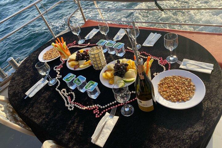 Hourly Exclusive Private Yacht in Bosphorus