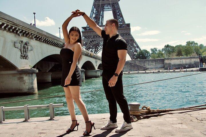 Sesión de fotos privada profesional de lujo de París en la Torre Eiffel