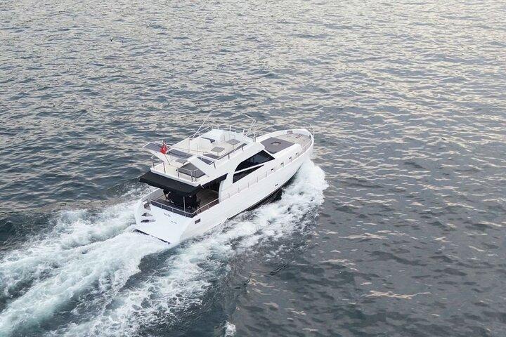 Hourly Exclusive Private Yacht in Bosphorus