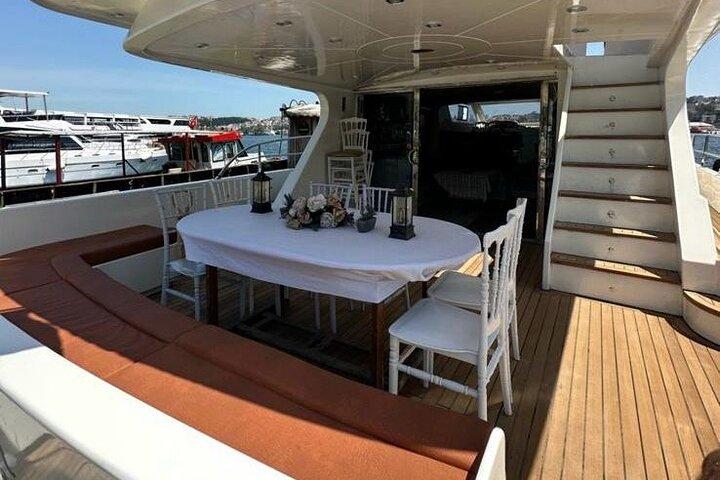Hourly Exclusive Private Yacht in Bosphorus
